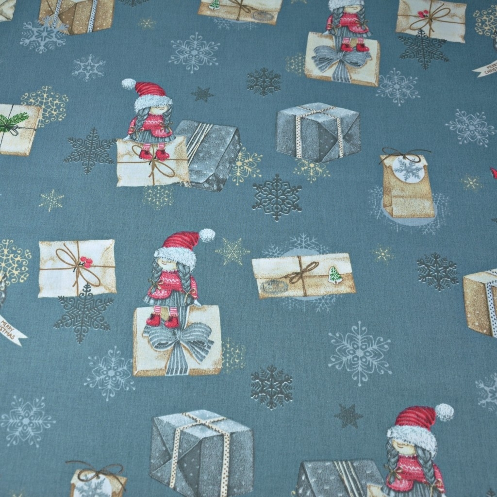 Tkanina bawełniana wzór świąteczny skrzaty z listami i prezentami na brudno niebieskim tle