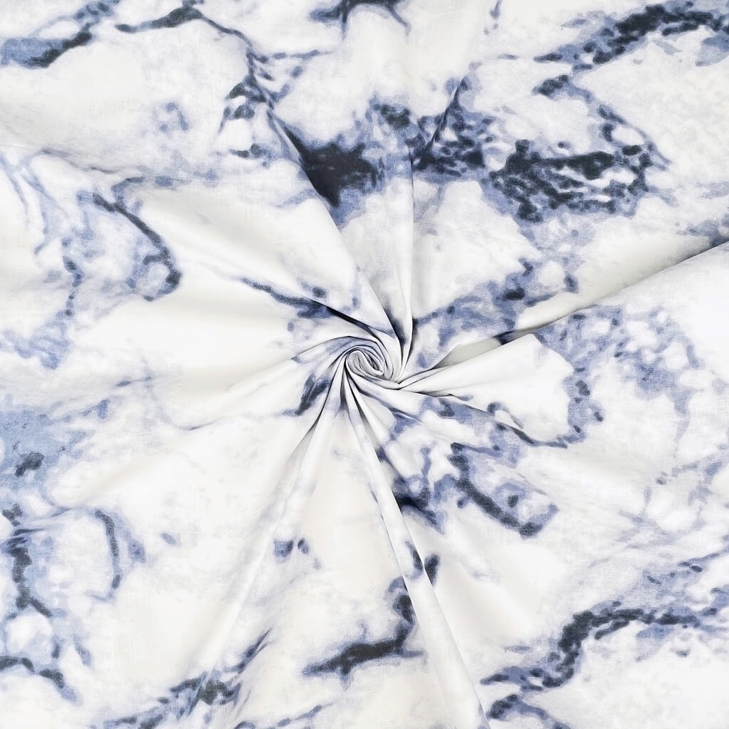 Tkanina bawełniana marmury niebieskie na białym tle