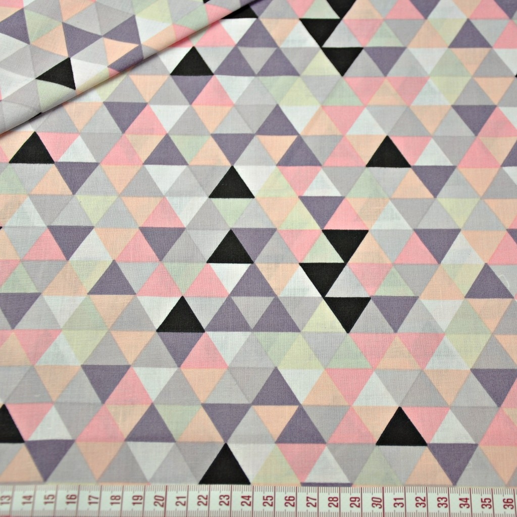 Tkanina w trójkąty małe kolorowe różowe na białym tle